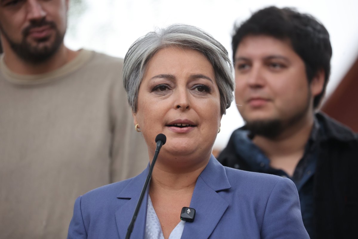 <p>El mensaje de Jara a Kast: “No se puede poner en riesgo las conquistas alcanzadas por las chilenas y los chilenos”</p>