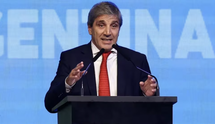 <p>Caputo sigue de compras: en silencio, adquirió otros US$ 320 millones en divisas</p>