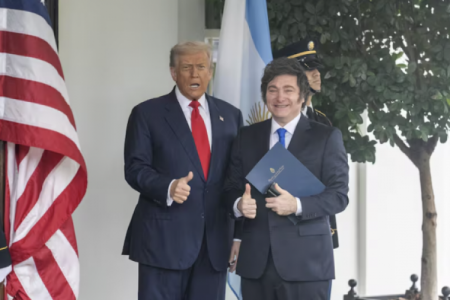 Tal como Trump: Milei se asoma a su propia crisis de “los que no llegan a fin de mes”