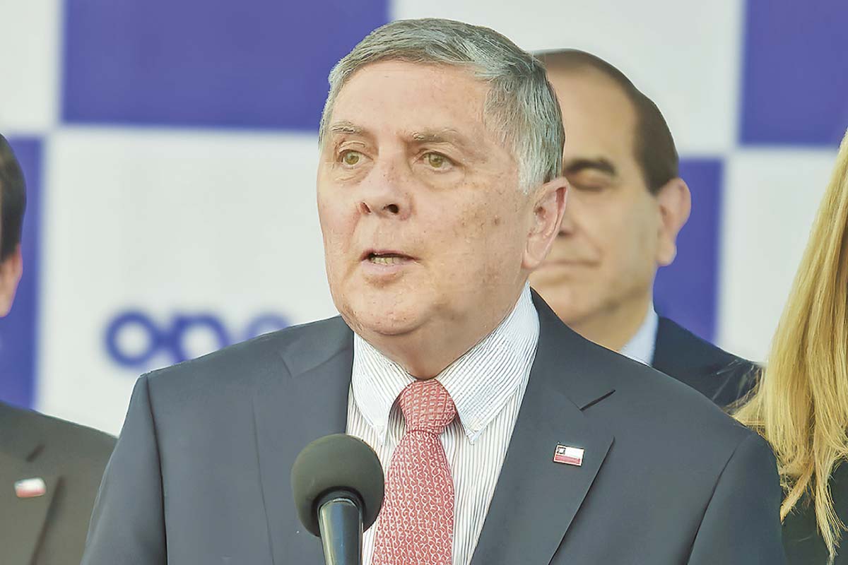 <p>Claudio Alvarado estuvo este martes en la llamada “Moneda chica”. Foto: Verónica Ortíz</p>