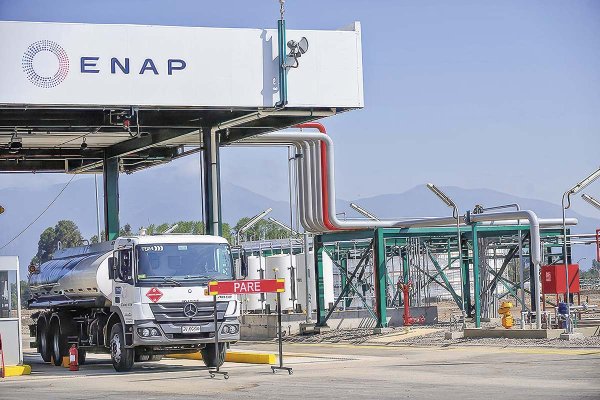 Diputados pedirán pronunciamiento de Contraloría por millonarios viajes de directores de ENAP