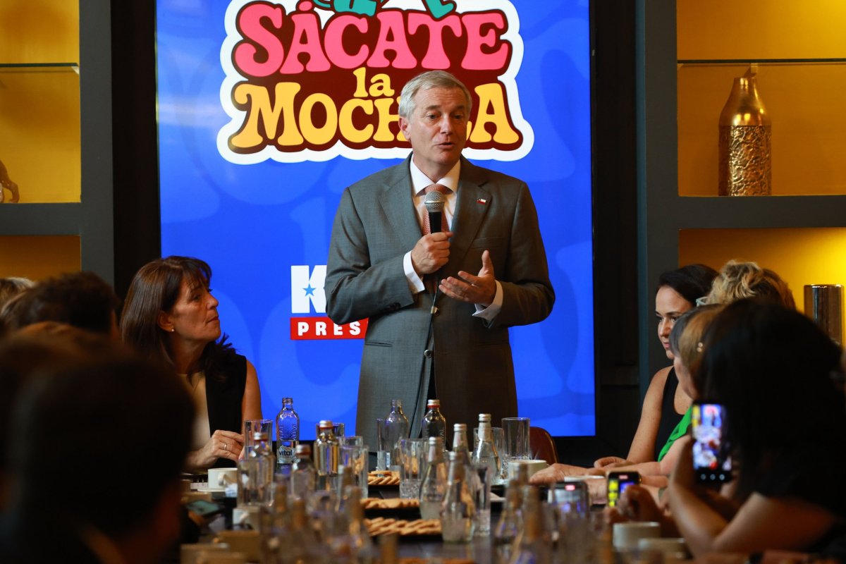 <p>El Presidente electo encabezó un desayuno con vecinos de San Miguel. Crédito: Aton</p>