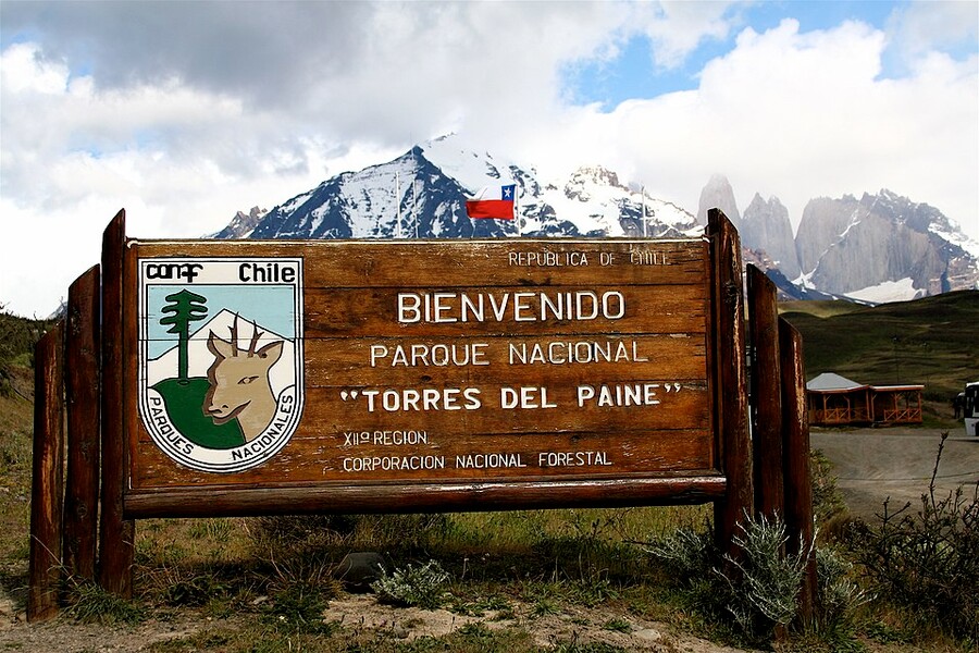 <p>Conaf posterga alza de 180% en tarifas para turistas nacionales en Torres del Paine tras presión gremial y política</p>