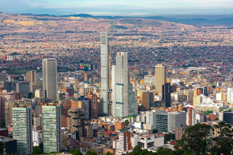 <p>Energía, minería y tecnología lideraron el alza de la inversión en América Latina durante 2025</p>