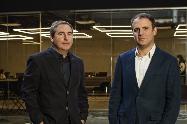 FINC, la fundación de Cardone y Awad que invita a invertir en cultura