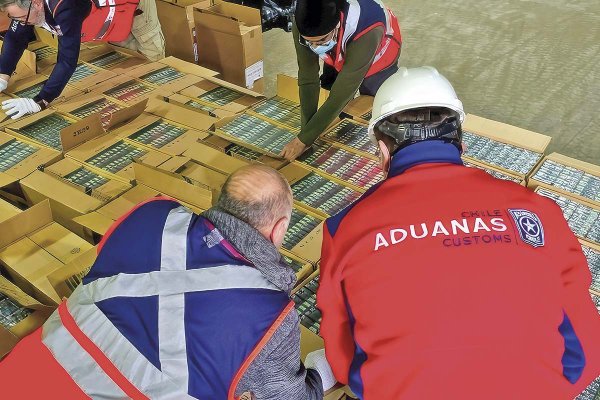 Kast reforzará Aduanas y Tesorería para impulsar plan contra el comercio informal y hacer cambios a contribuciones