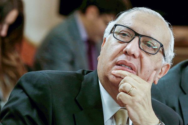 Saieh regresa al mercado con SMU: recauda más de $ 11 mil millones y baja participación en la firma a 39,84%