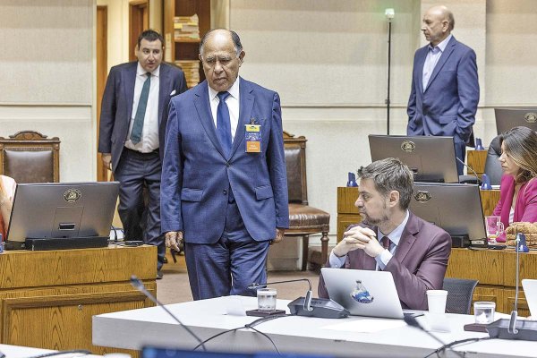 Acusación constitucional: Senado destituye a Diego Simpertigue del Poder Judicial