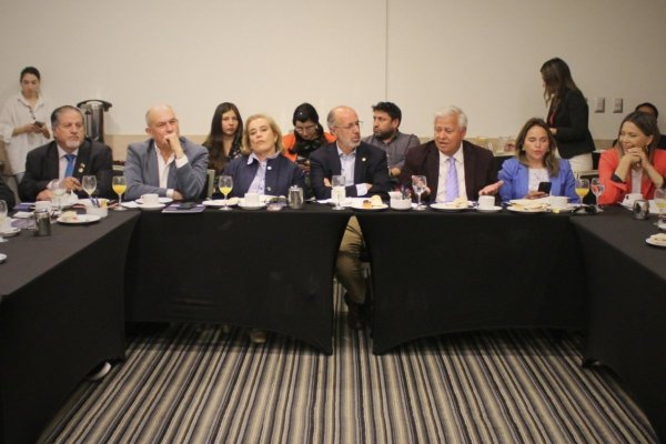 Gremios productivos y parlamentarios del Biobío acuerdan acciones para revertir estancamiento económico