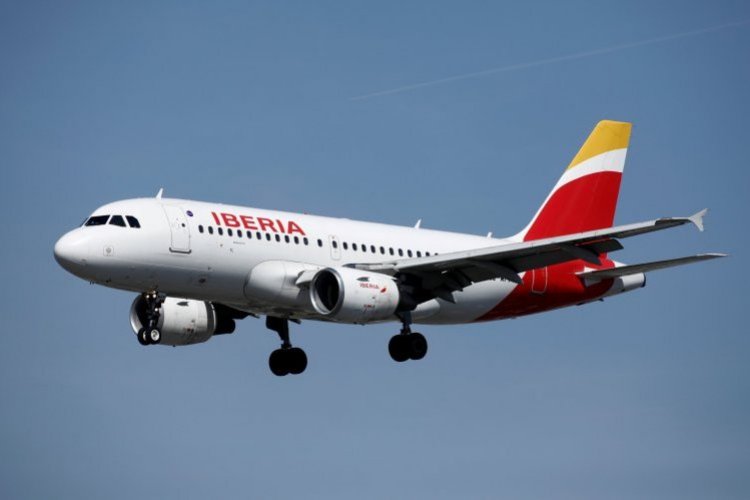 <p>Aerolíneas Iberia y Plus Ultra extienden hasta el 31 de enero la suspensión de vuelos a Venezuela</p>