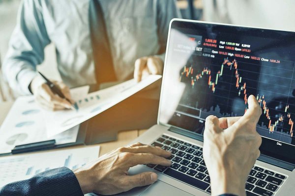 Las acciones para ajustar el portafolio en 2026: dónde sobreponderar, cuál mantener y qué reducir