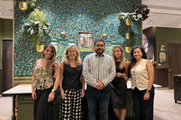 <p>Javiera Sarmiento (Directora ejecutiva Eurecat LATAM), Carme Margelí (Directora de internacionalización Eurecat), Ricardo Icarte (CEO Patagonia Startups), Katherine Olguín (Directora científica Patagonia Startups) y Ana María Vigoya (Consultora Tecnológica Eurecat LATAM).</p>