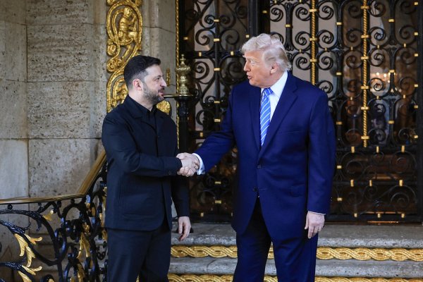 <p>Trump tras iniciar encuentro clave con Zelensky en Mar-a-Lago: "No hay plazos de entrega”</p>
