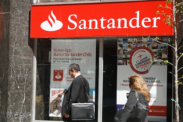 <p>Flujo de colocaciones crece 5,8% por alza de préstamos a empresas</p>