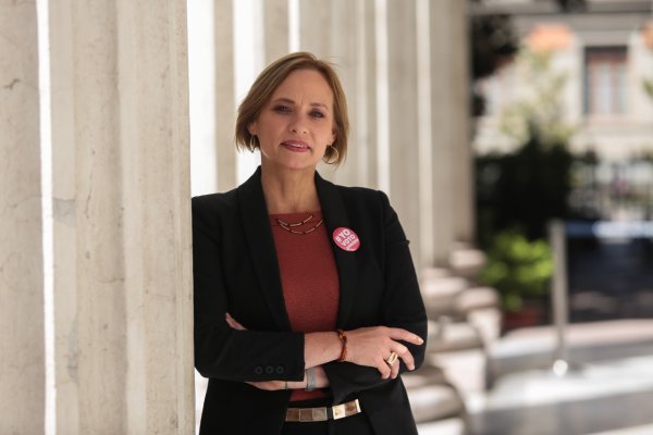 <p>Exsenadora Goic y exsubsecretario Weber arriban a "La Moneda chica" para reuniones con equipos de Kast</p>