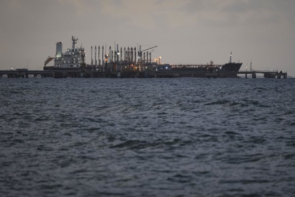 El mercado petrolero podría absorber el impacto de Maduro a medida que aumentan los suministros globales