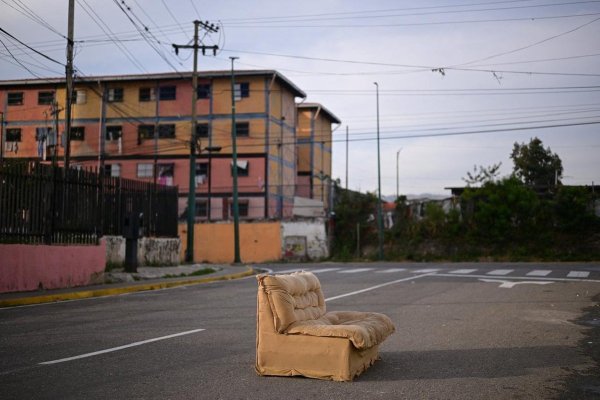 Venezolano desde Caracas: “Si sales a celebrar, aún están en las calles los cuerpos de seguridad. Somos todavía un país secuestrado por malhechores“