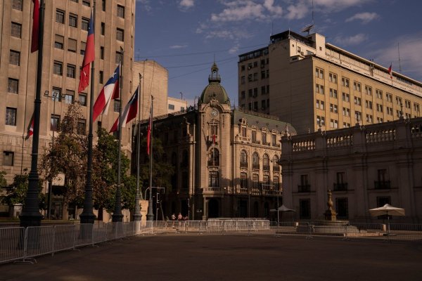 Chile inaugura emisiones internacionales de bonos en América Latina con deuda en dólares y euros