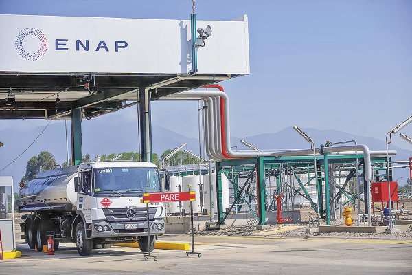 <p>Los desconocidos intentos de ENAP para acceder a crudos de Pdvsa</p>