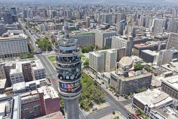 Más de dos millones de personas serán compensadas por Entel tras acuerdo con Sernac: monto total supera $ 8.500 millones