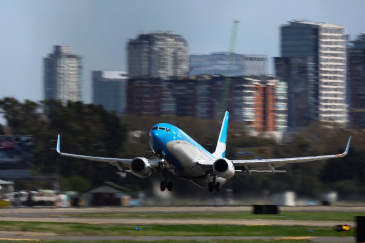 <p>Desregulación aérea: Argentina apuesta por los “cielos abiertos” y abre espacio a nuevos operadores</p>