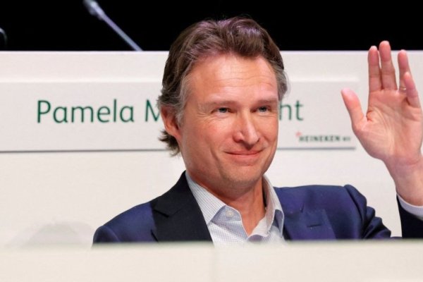 El CEO de Heineken dejará el cargo en medio de un difícil momento para el gigante cervecero holandés