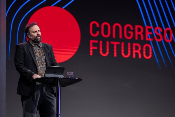 Andrea Colamedici: “No estamos adaptando la IA a nuestra vida, sino nuestra vida a la IA”