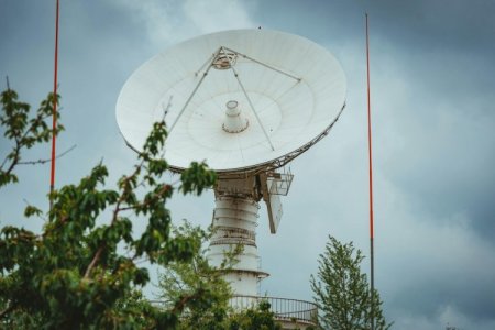 Tras la venta de Chilevisión: ¿cuáles son y a quién pertenecen los mayores grupos televisivos de Latinoamérica?