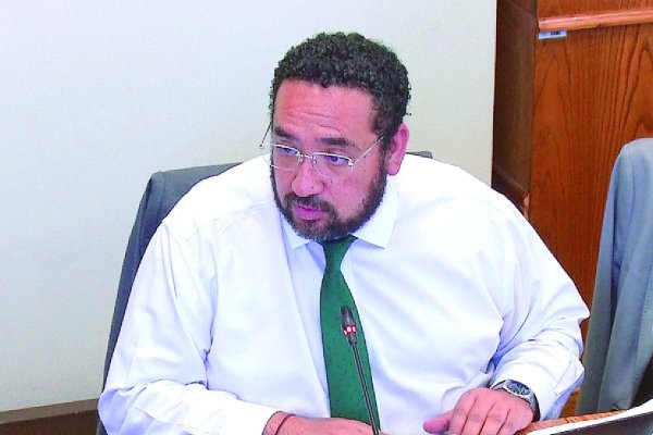 <p>Gobierno propone acuerdo para destrabar proyecto que termina con el CAE</p>
