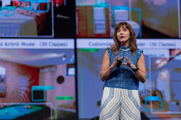 María “Cuky” Pérez: “Más que enseñar a usar ChatGPT, lo importante es entender cómo funcionan y cómo han sido creados”