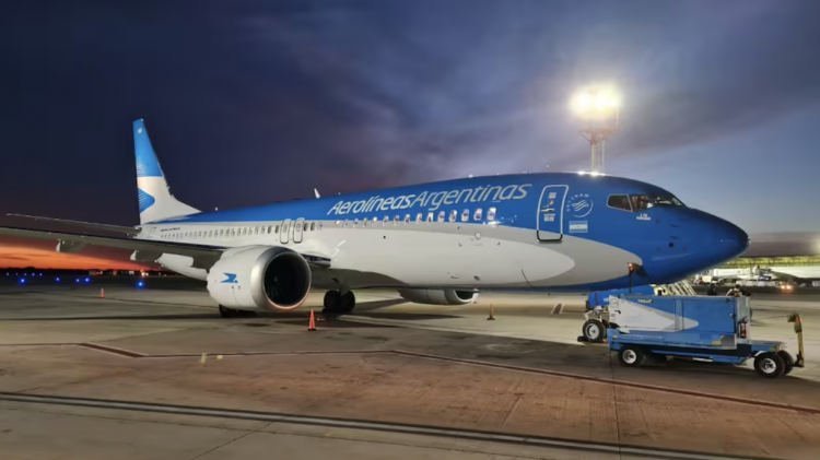 <p>Al Mundial de Fútbol: Aerolíneas Argentinas tendrá vuelos especiales para viajar a la Copa</p>