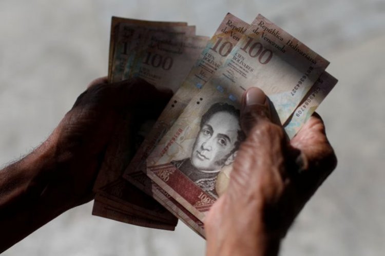 <p>Bancos venezolanos recibirán US$ 300 millones para vender en el mercado cambiario</p>