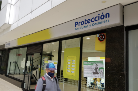 Borrador de decreto en Colombia dice que AFP deberán limitar a 30% su inversión en el extranjero