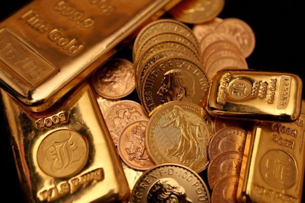 El oro alcanza un récord mientras Trump viaja a Davos para negociar con Groenlandia
