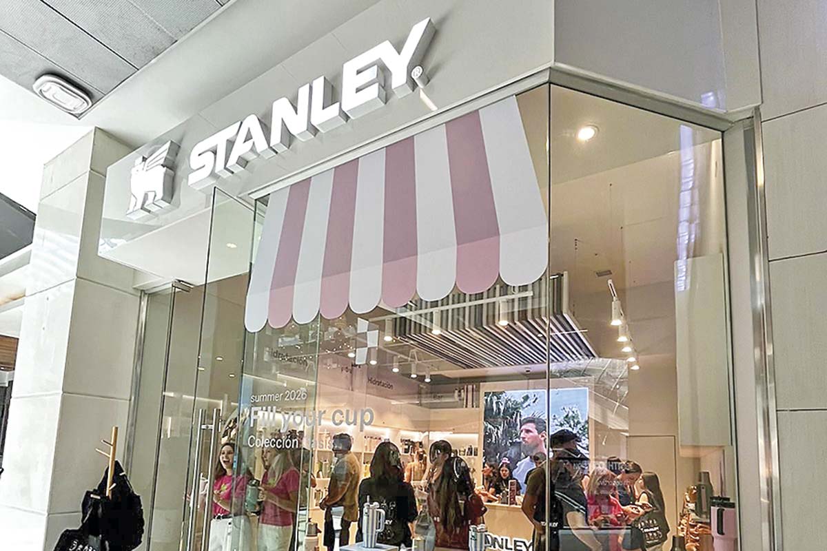 <p>Reconocida marca de termos Stanley abrirá su primer local en Chile en el Costanera Center</p>