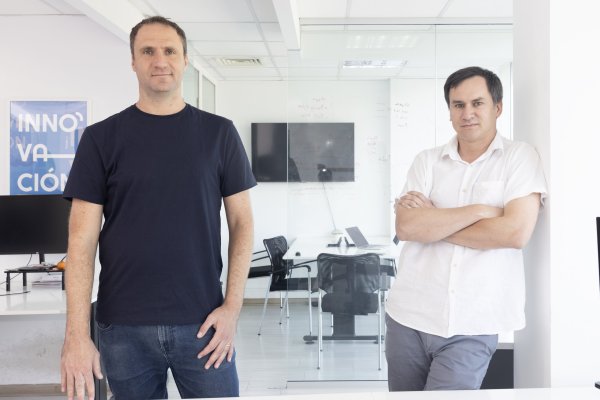Family office de Yuraszeck, fundador de Fintual y grupo financiero Colombiano apuestan por corredora de propiedades con IA