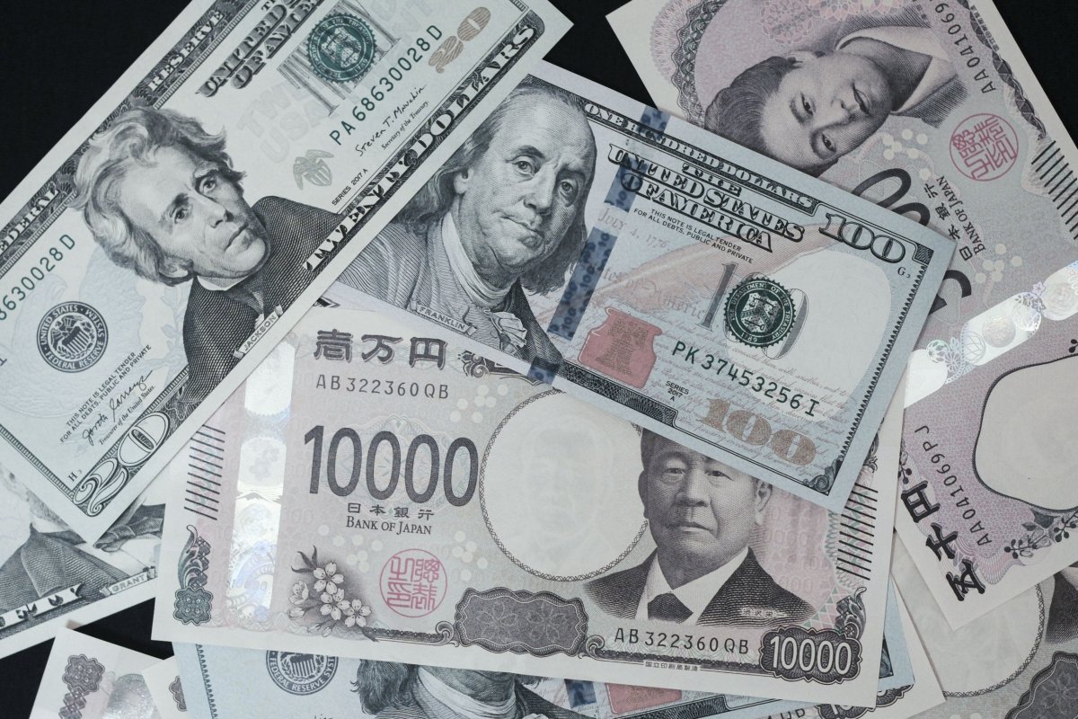 <p>El yen se dispara y sube 1,5% tras señales de posible intervención coordinada con EEUU</p>