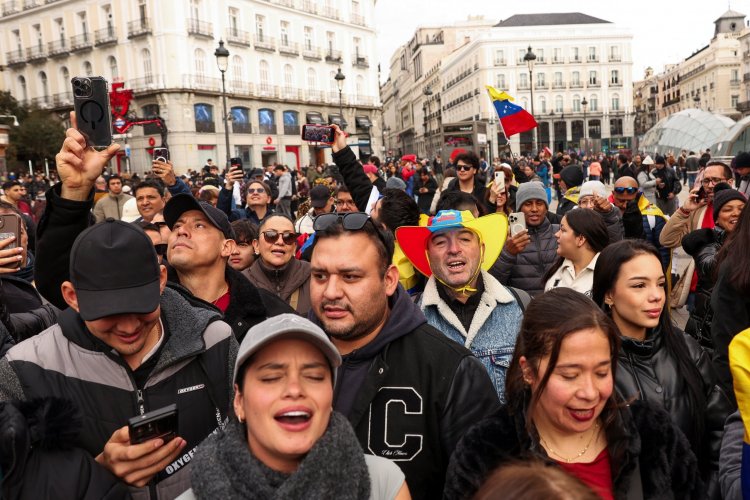 <p>Venezolanos del interior y exiliados se enfrentan en Madrid</p>