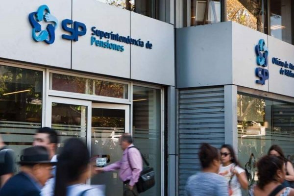 Municipios adeudan $ 256 mil millones a trabajadores en pagos previsionales: La Serena y Ancud lideran listado