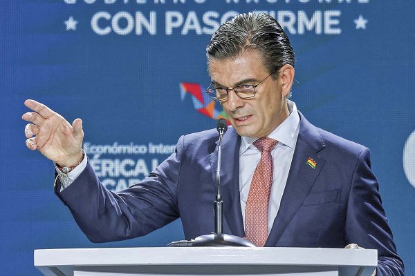 Presidente de Bolivia ofrece sus puertos terrestres a Chile para mejorar el tránsito comercial con Brasil