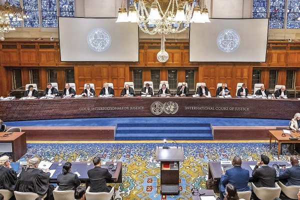 <p>Tribunal de La Haya ordena al Gobierno holandés que reduzca más rápido las emisiones</p>