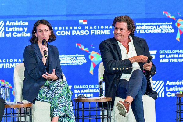 Isabella Luksic compartió escenario con Carlos Vives en Panamá