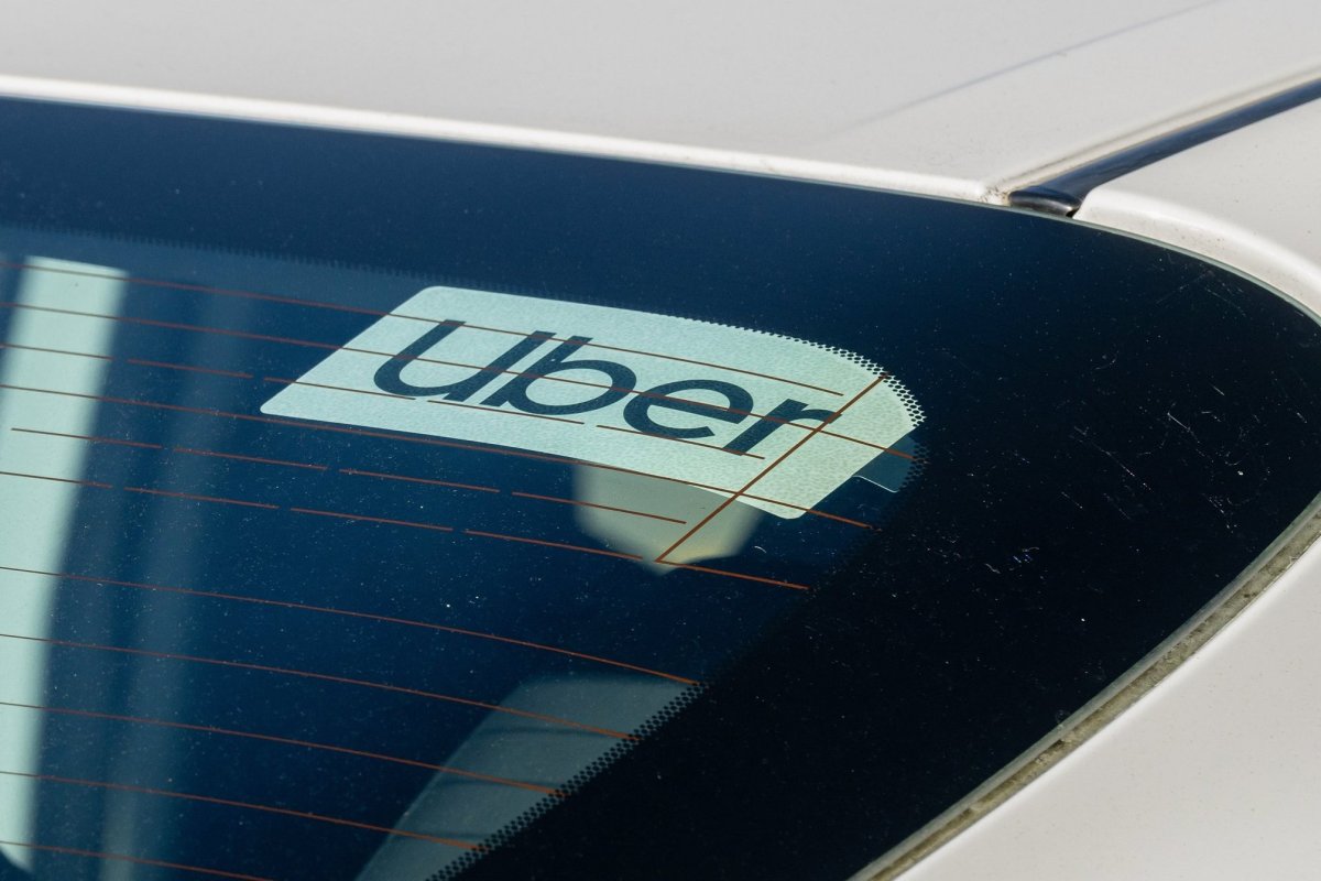 <p>Uber supera los 200 millones de usuarios, pero Wall Street castiga sus resultados por temor a los robotaxis</p>