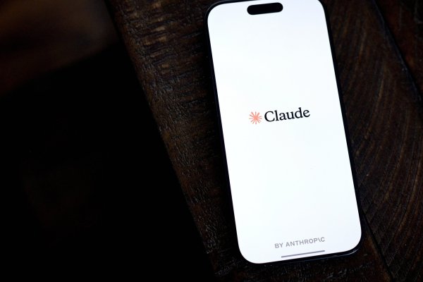 Anthropic lanza modelo de IA que puede hacer investigaciones financieras