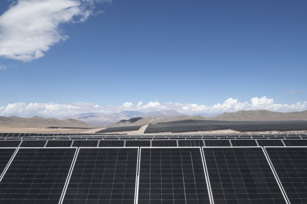 <p>Parque solar de Pacific Hydro en Til Til por casi US$ 400 millones obtiene su aprobación ambiental</p>