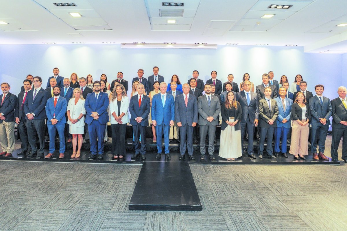 <p>Estos son los (39) subsecretarios y (16) delegados presidenciales de Kast</p>