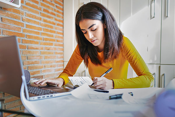 <p>El año parte en rojo: otra caída suman los avisos laborales por internet en enero</p>