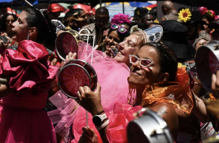 <p>Disfrutar del Carnaval en Brasil se encareció casi un 80% en 10 años: ¿qué artículos aumentaron su precio?</p>