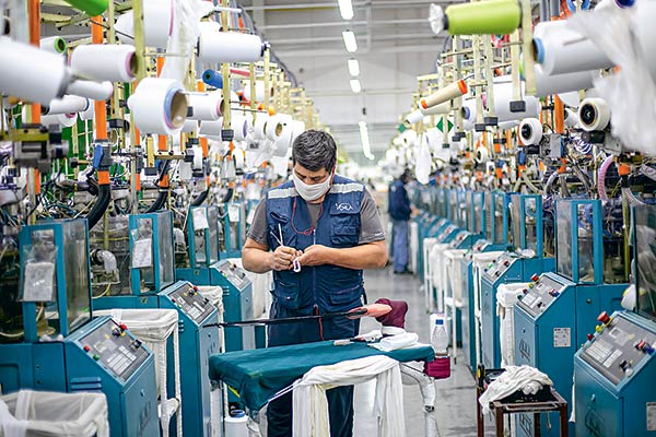 <p>Encuesta: 47% pone los salarios como la principal prioridad de bienestar laboral</p>