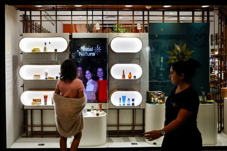 <p>Avon cambia su identidad visual y reorganiza su operación en América Latina</p>